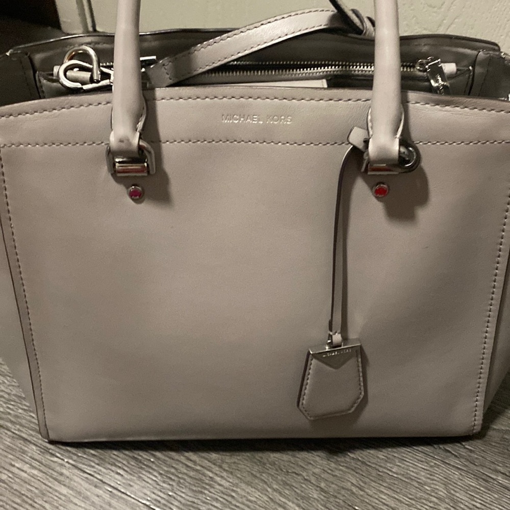 Michel Kors Bag for sale! 💕